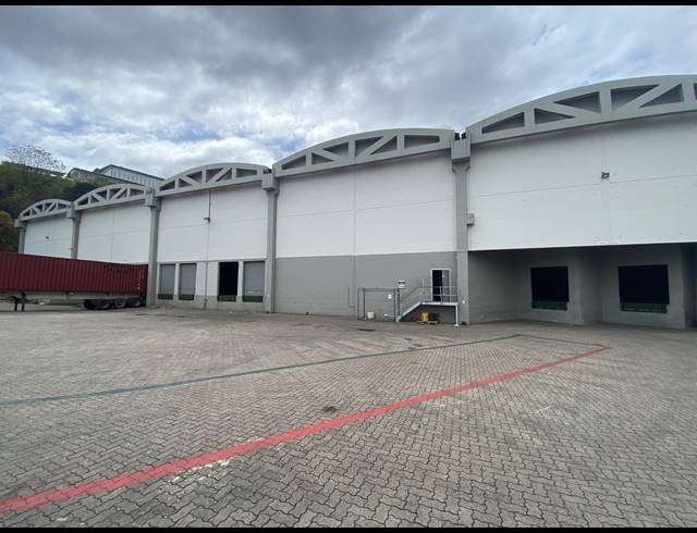 7,400M² WAREHOUSE TO LET IN MAHOGANY RIDGE